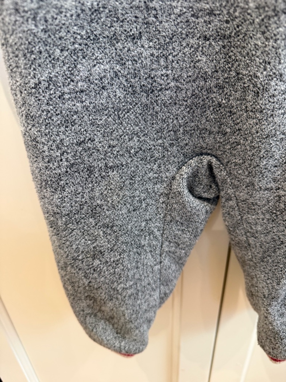 Roots 12-18m Heather Grey Hooded Baby One-Piece with Cream Trim - Picture 7 of 7